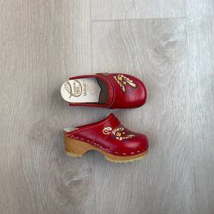 Vintage Hand painted red leather toddler clogs EU 23 US 6.5